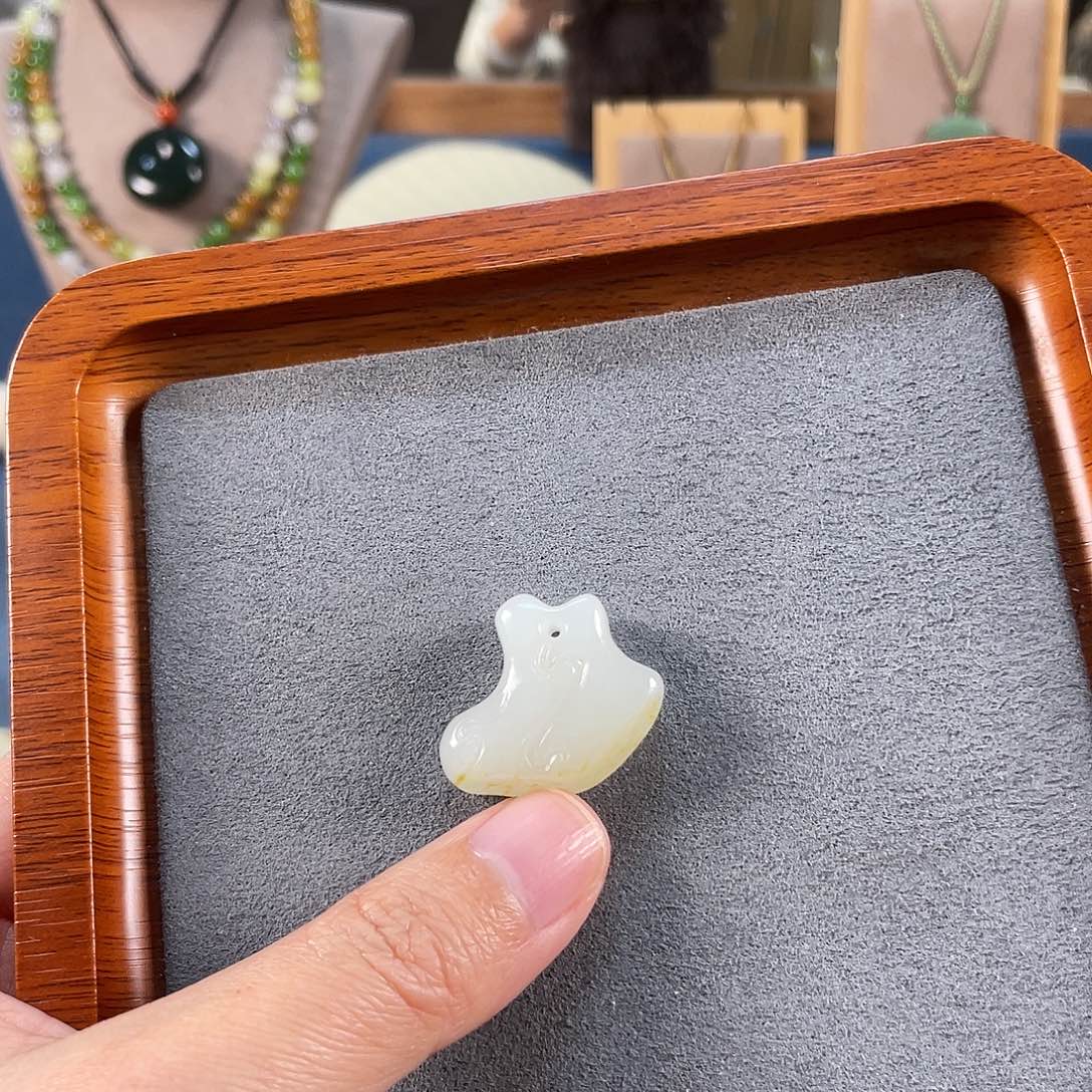 和田玉未镶嵌吊坠(不含链)