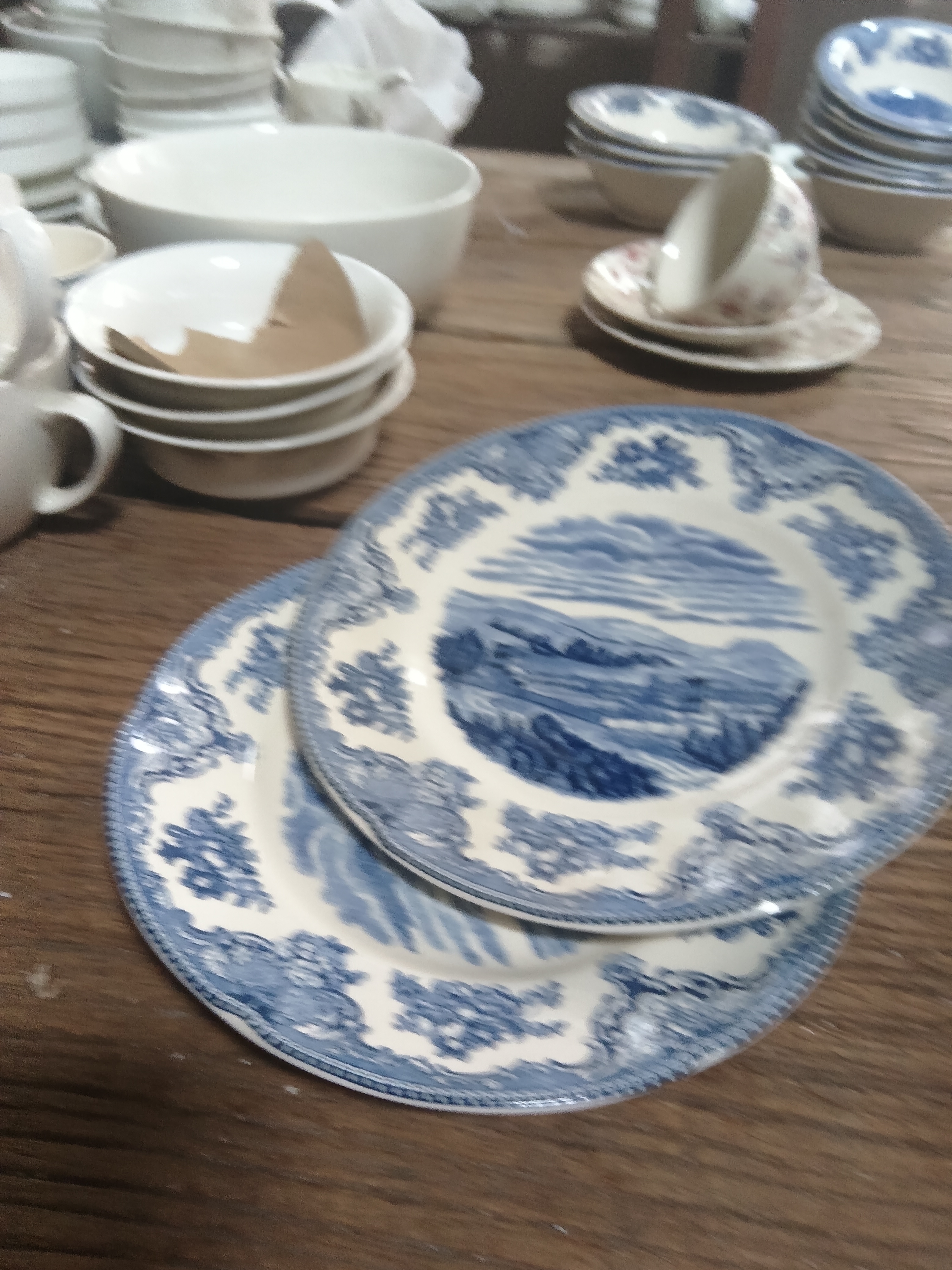 蓝堡八寸盘一对微瑕