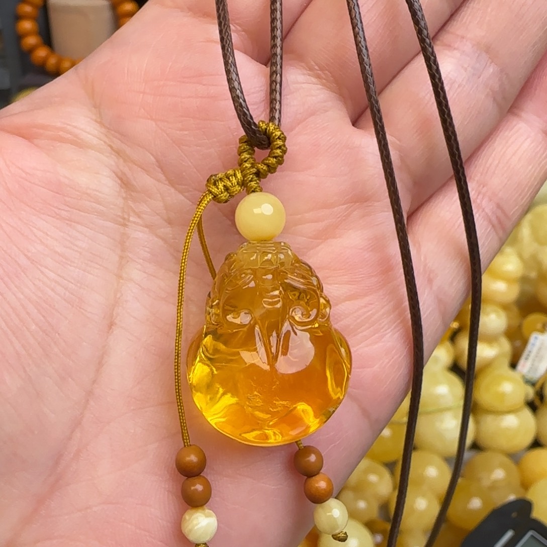 ****金珀未镶嵌套链金珀貔貅吊坠