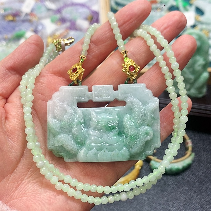 翡翠颈饰未镶嵌吊坠