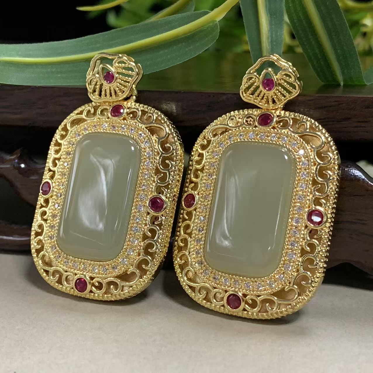 HT4748（玉姐珠宝）和田玉无事牌-配链子-送礼佳品-多样性发其一