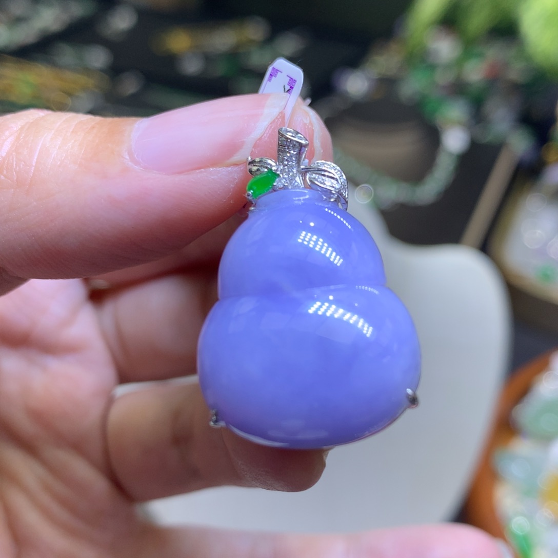 颈饰18K金镶嵌翡翠