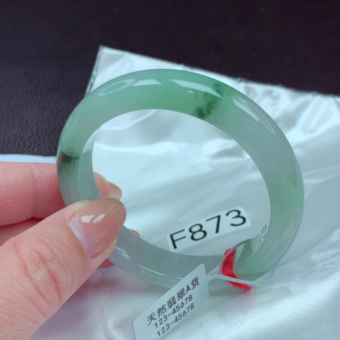 翡翠手镯未镶嵌手镯88