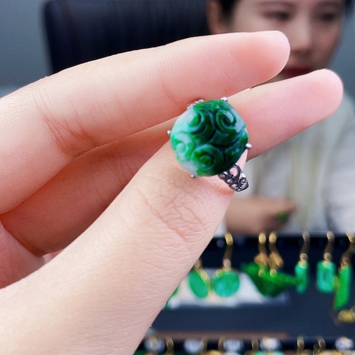 翡翠戒指银S925镶嵌饰品