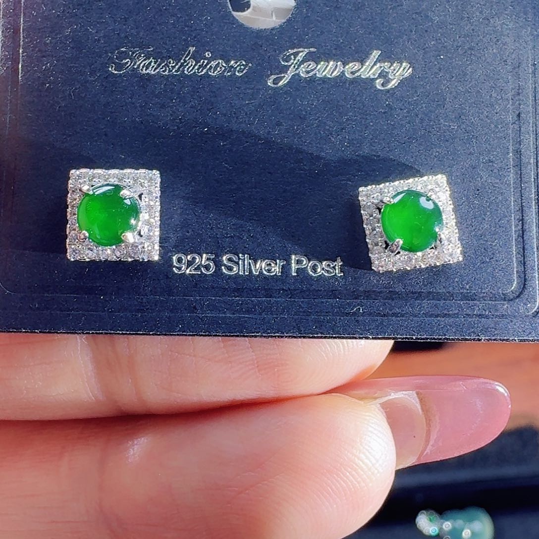 翡翠手镯未镶嵌天然翡翠A货