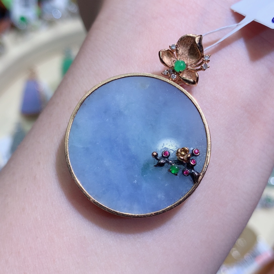 翡翠18K金镶嵌颈饰翡翠