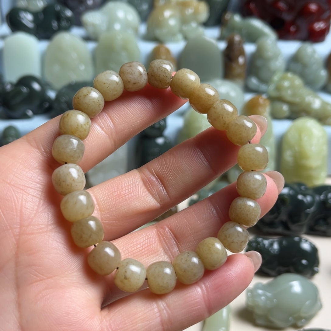 和田玉未镶嵌把件