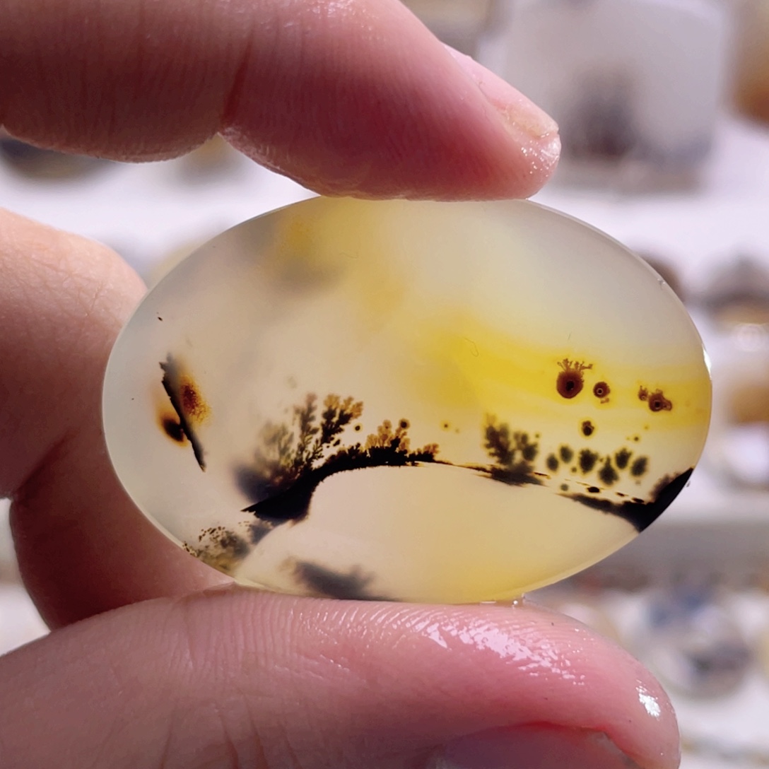 玛瑙/玉髓未镶嵌珠宝奇石