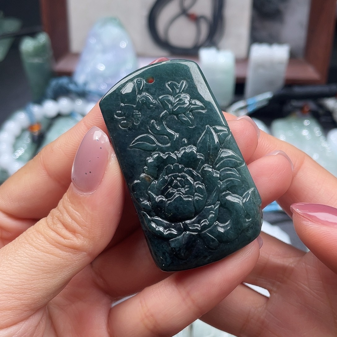 翡翠未镶嵌颈饰翡翠