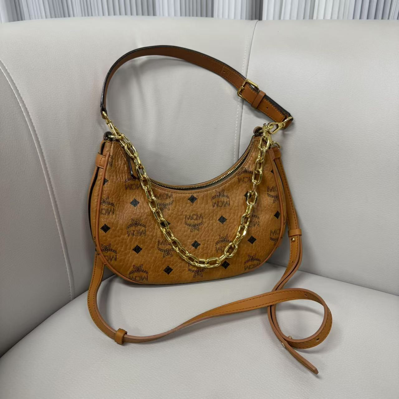 95新 MCM MCM月牙包小号单肩包