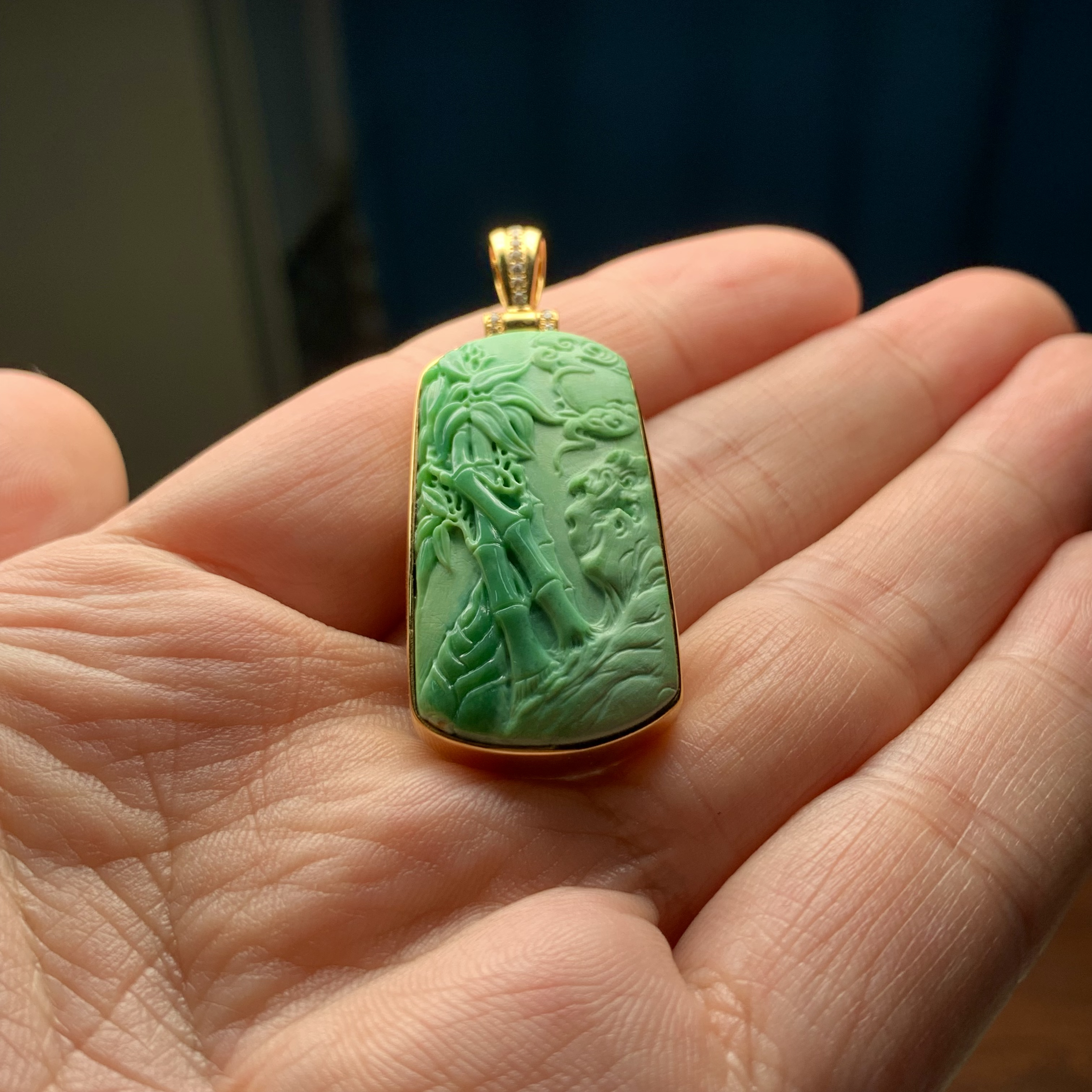 菜籽黄精品原矿绿松石山水竹牌吊坠百搭精致