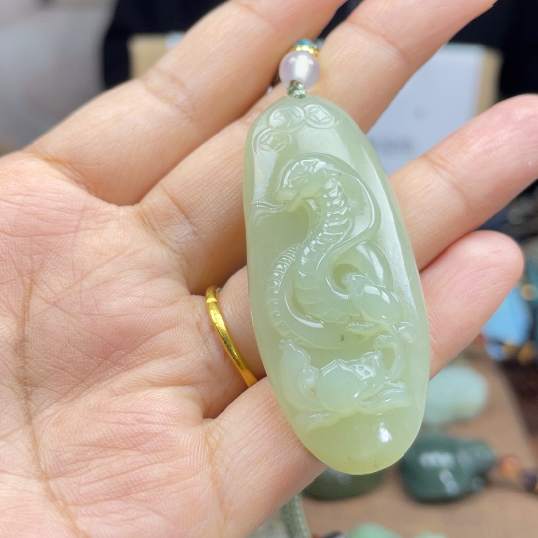 和田玉颈饰未镶嵌