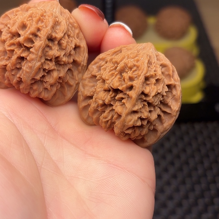 文玩核桃吊坠40满天星狮子头