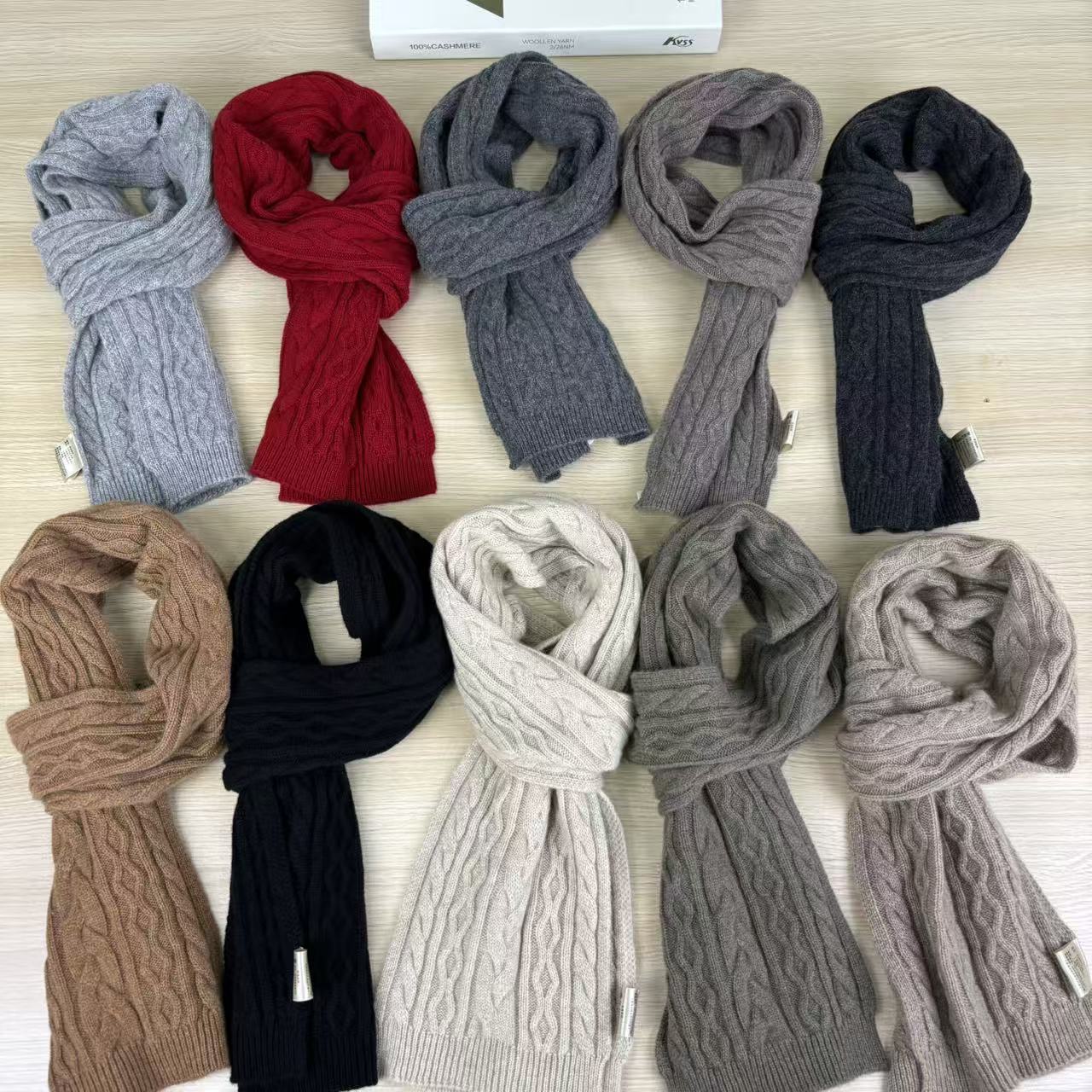 【KVSS品牌纱线】秋冬加厚纯山羊绒绞花围巾时尚百搭款情侣款 