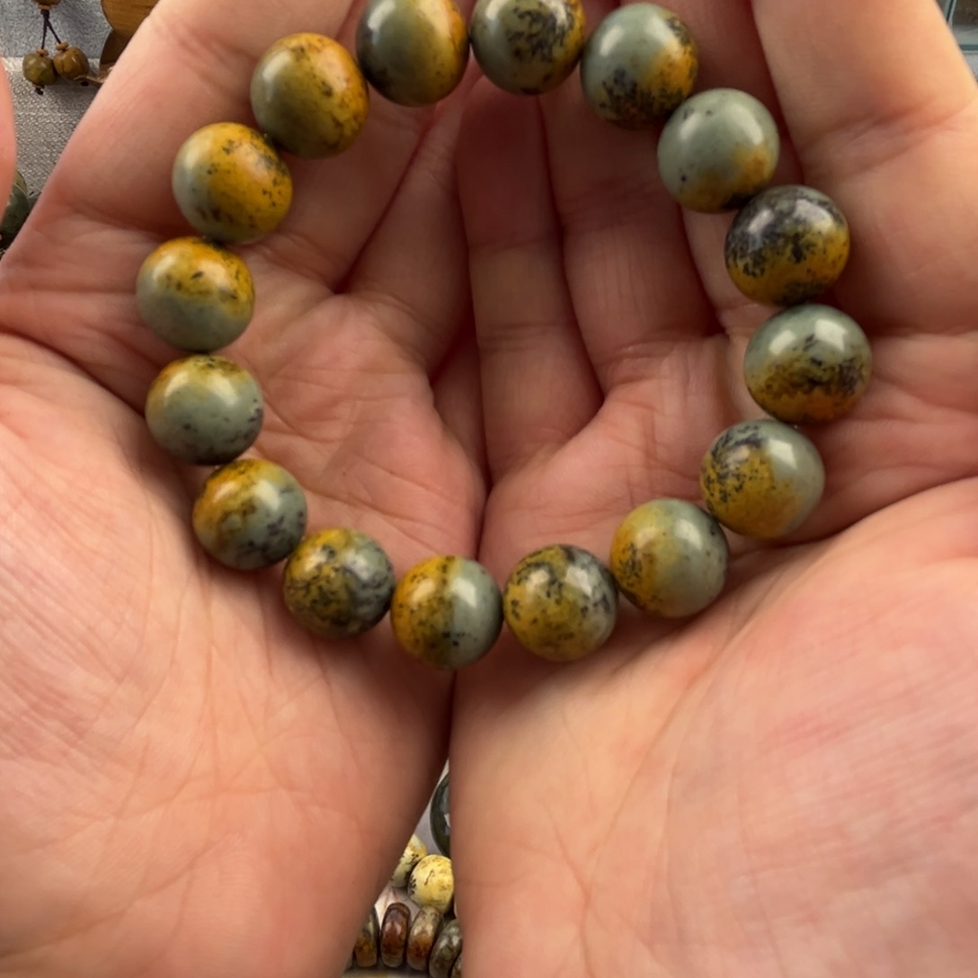 岫岩河磨玉（透闪石质玉）手串未镶嵌抬****你