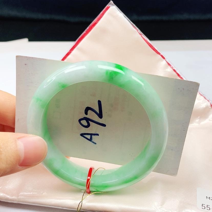 【闪购商品】翡翠手镯未镶嵌55圈口