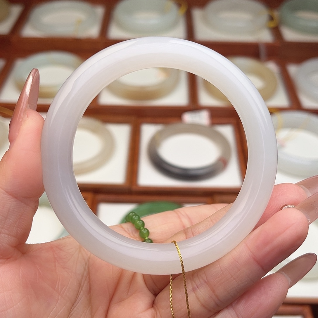 和田玉未镶嵌手镯56.6