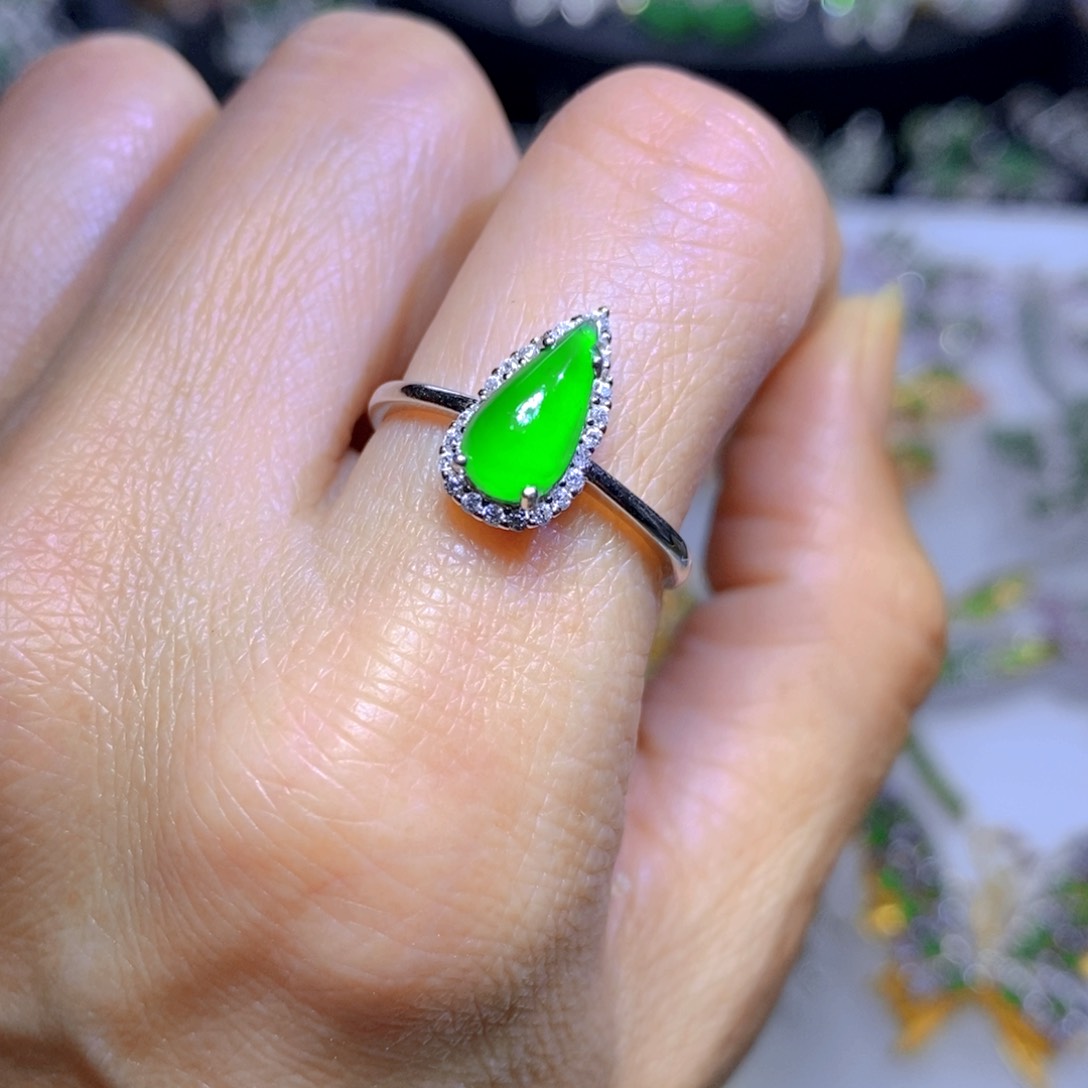 翡翠颈饰银S925镶嵌天然翡翠