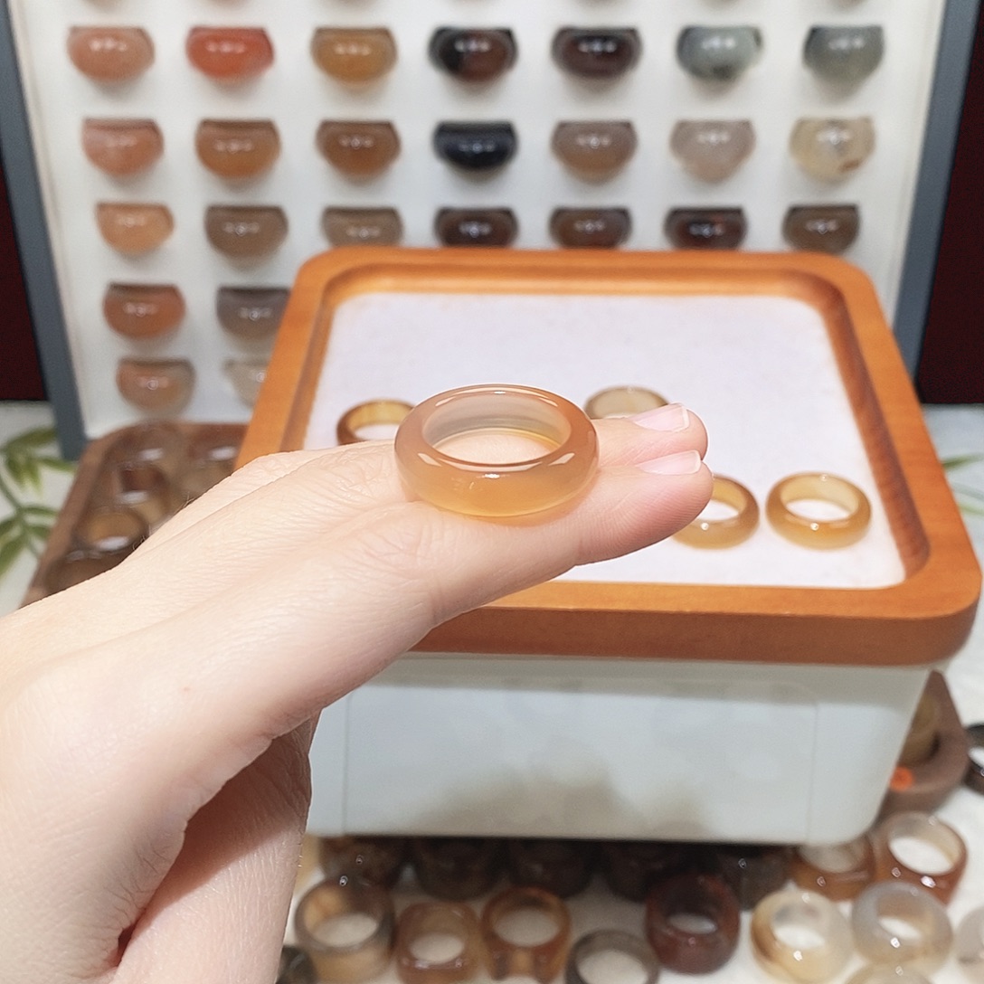 鱼***.玛瑙/玉髓未镶嵌戒指港19