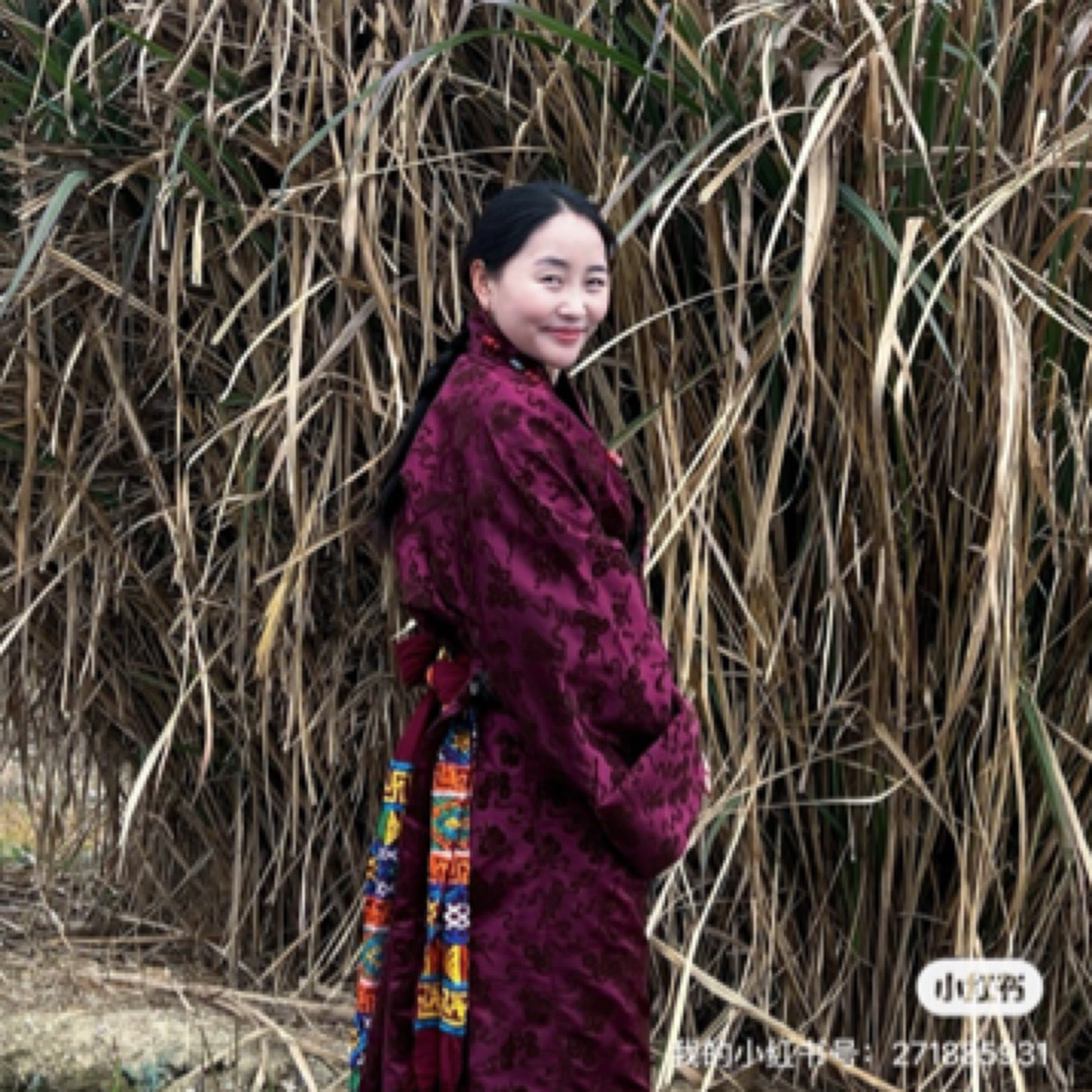 贡瓦坚仓优质女款藏服