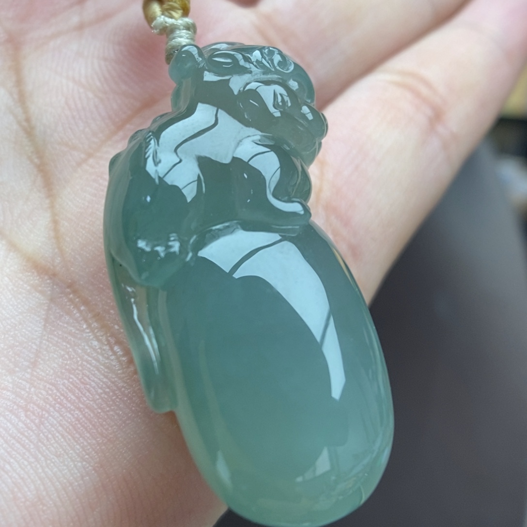 翡翠未镶嵌颈饰吊坠63