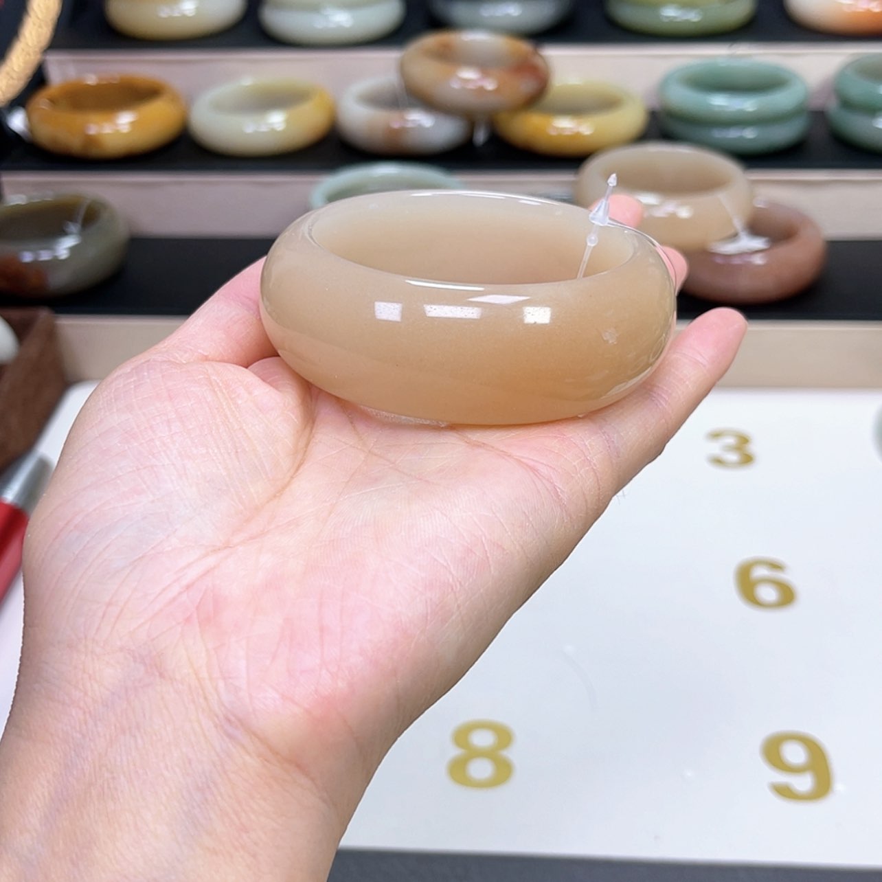 【闪购商品】石英质玉手镯未镶嵌?**?