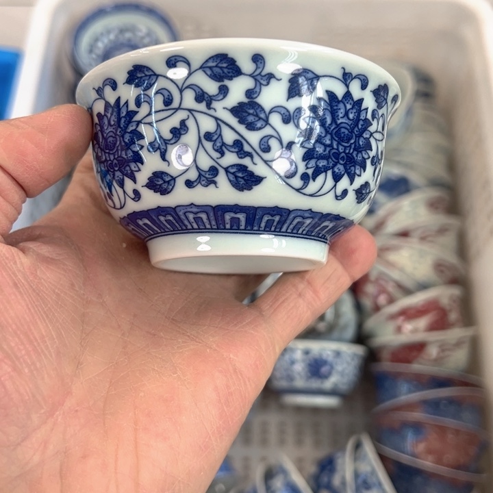 瓷片白青花缠枝莲矮如是杯微瑕