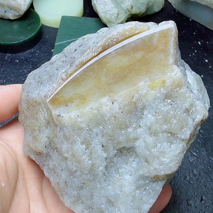 和田玉（糖玉）未镶嵌珠宝奇石