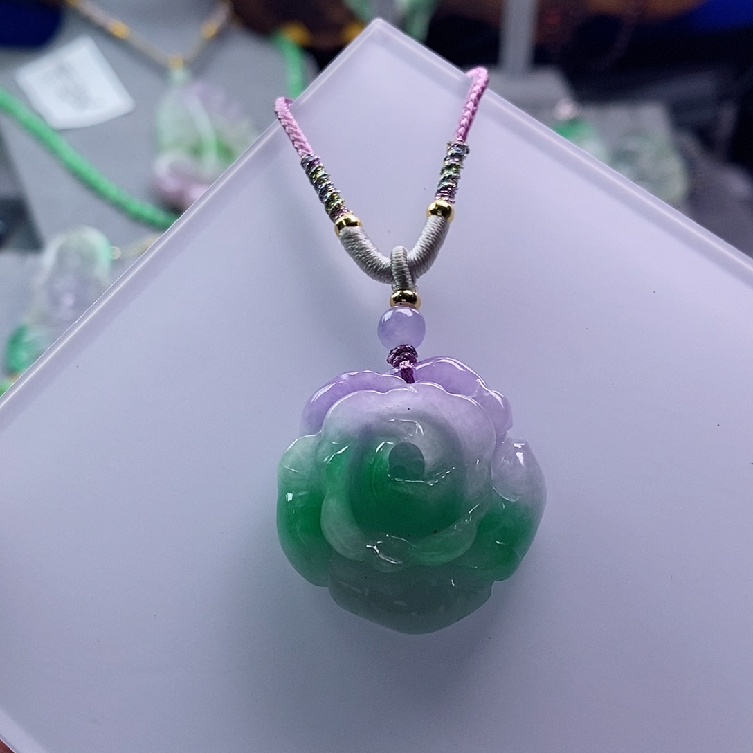 翡翠未镶嵌吊坠(赠链)