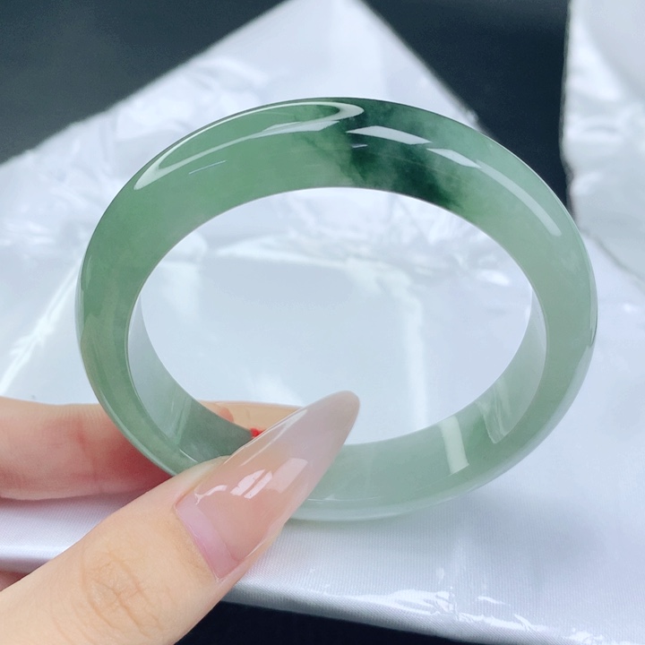 翡翠手镯未镶嵌54-55圈口