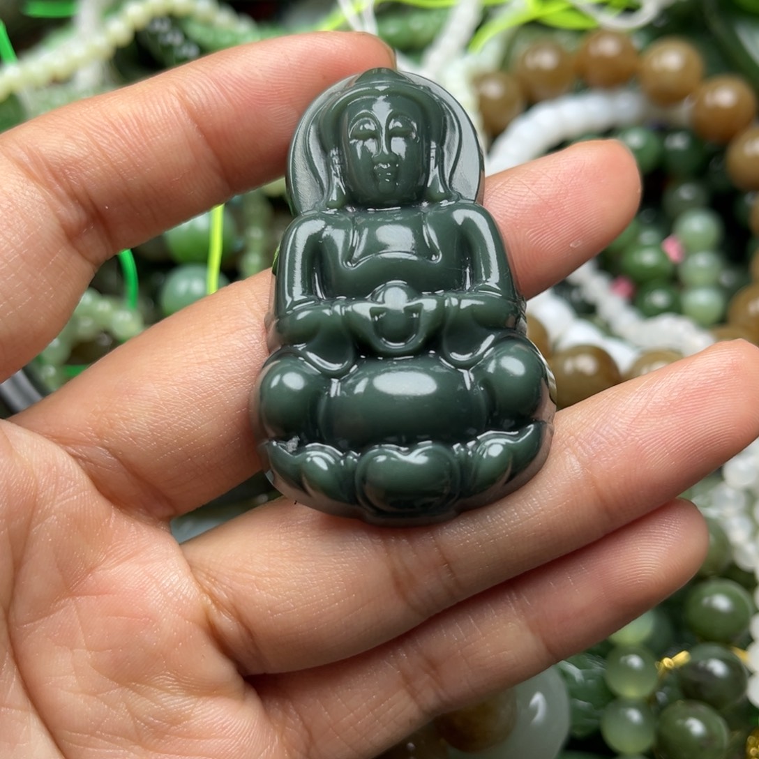 和田玉（碧玉）未镶嵌颈饰