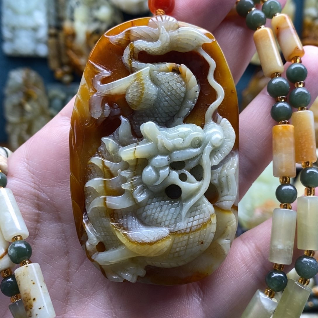 【闪购商品】未镶嵌岫玉颈饰龙
