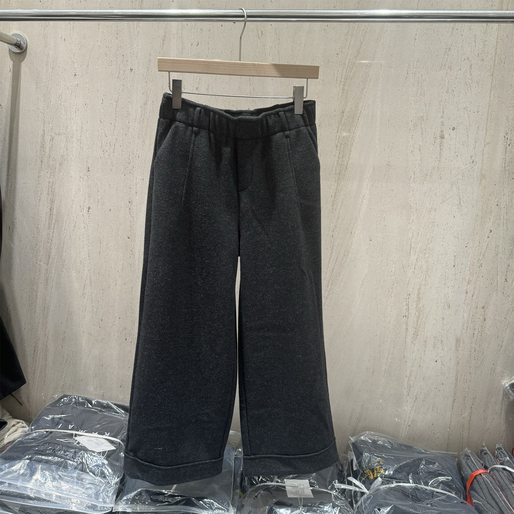 夏季爆款延续！羊毛加绒休闲裤女2025冬小个子花苞松紧腰九分直筒