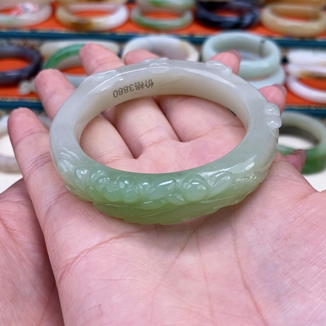 和田玉手镯53.7未镶嵌?**3