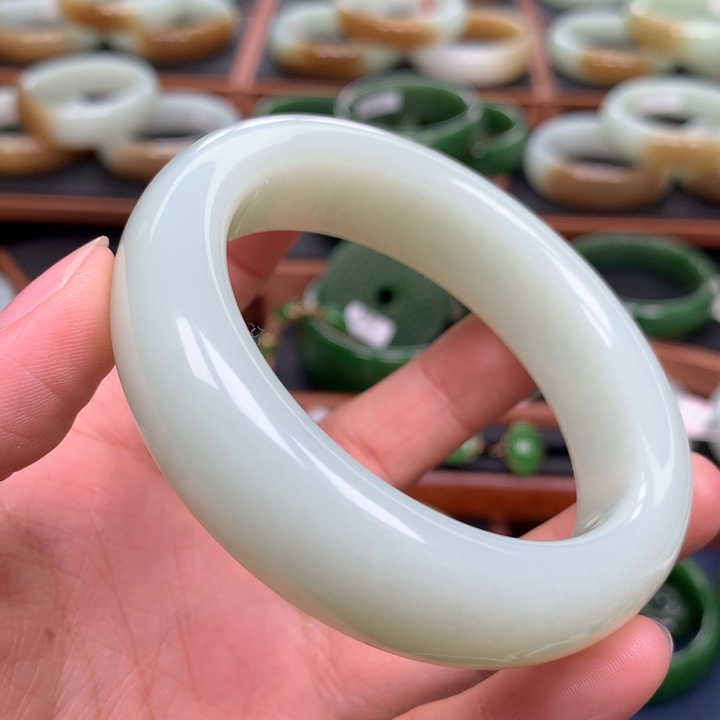 和田玉手镯未镶嵌58