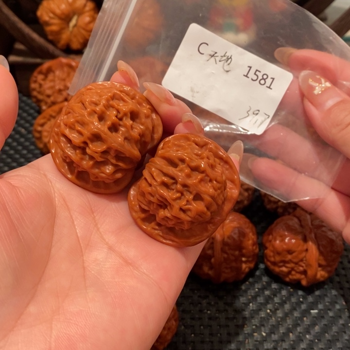 越***界把件文玩核桃精品