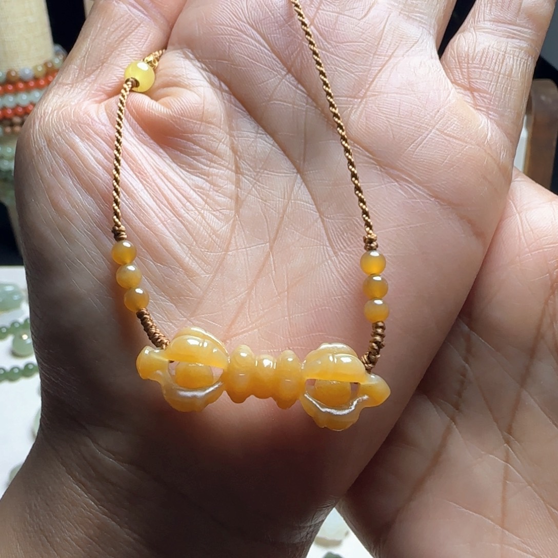 和田玉（糖玉）未镶嵌颈饰