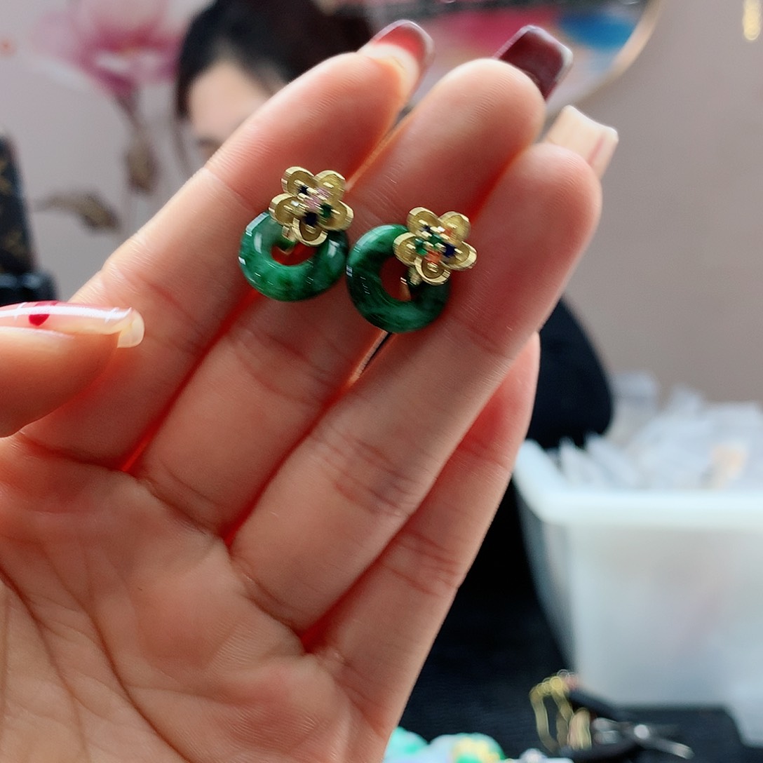 【闪购商品】翡翠耳饰未镶嵌，