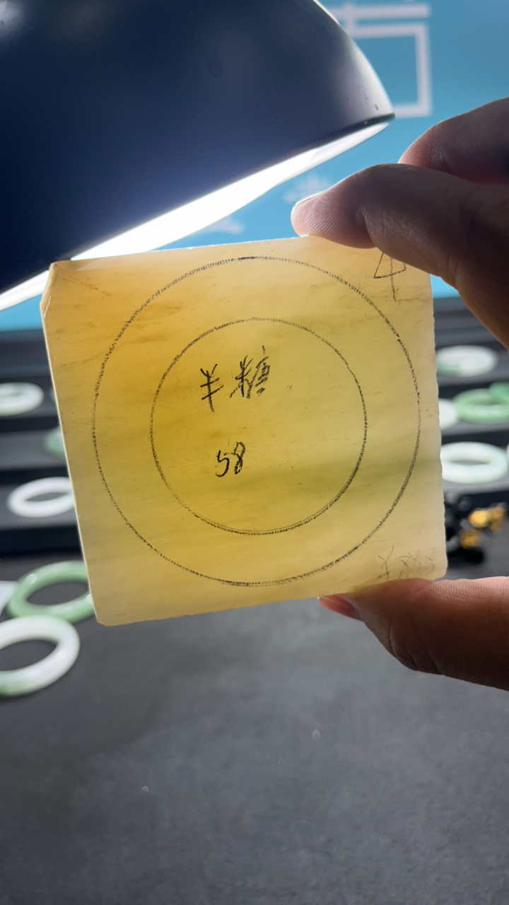 定制天山翠石英岩质玉金丝玉手镯不退换