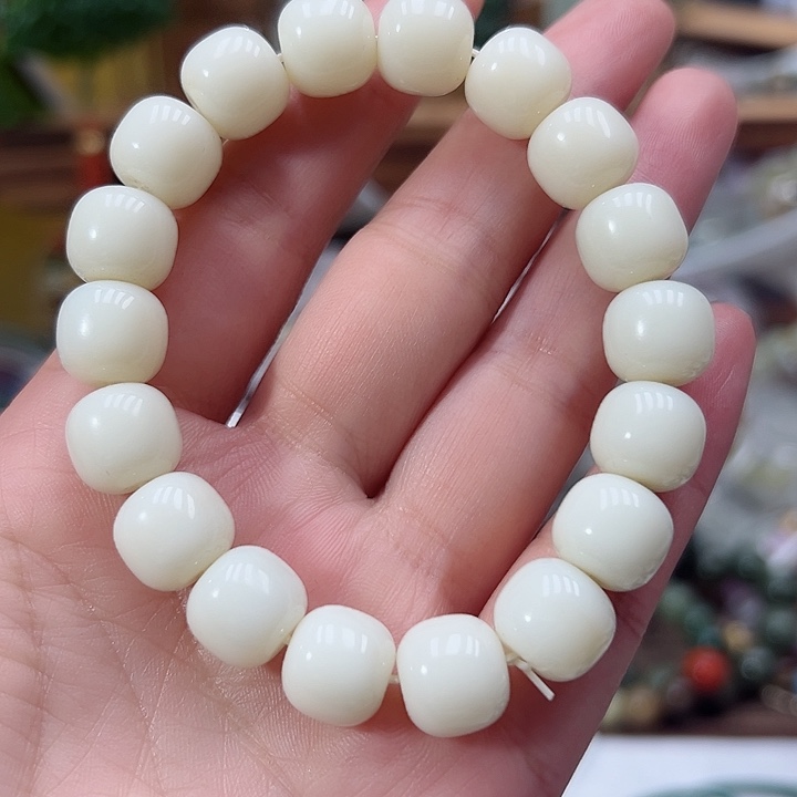 和田玉手链未镶嵌18