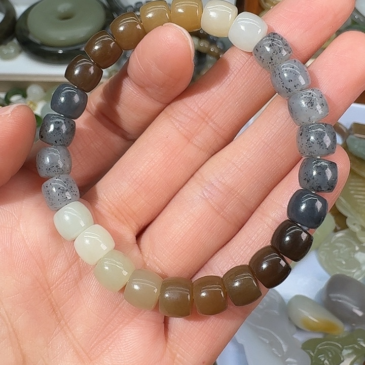 小***苗和田玉（糖玉）未镶嵌手链拍2