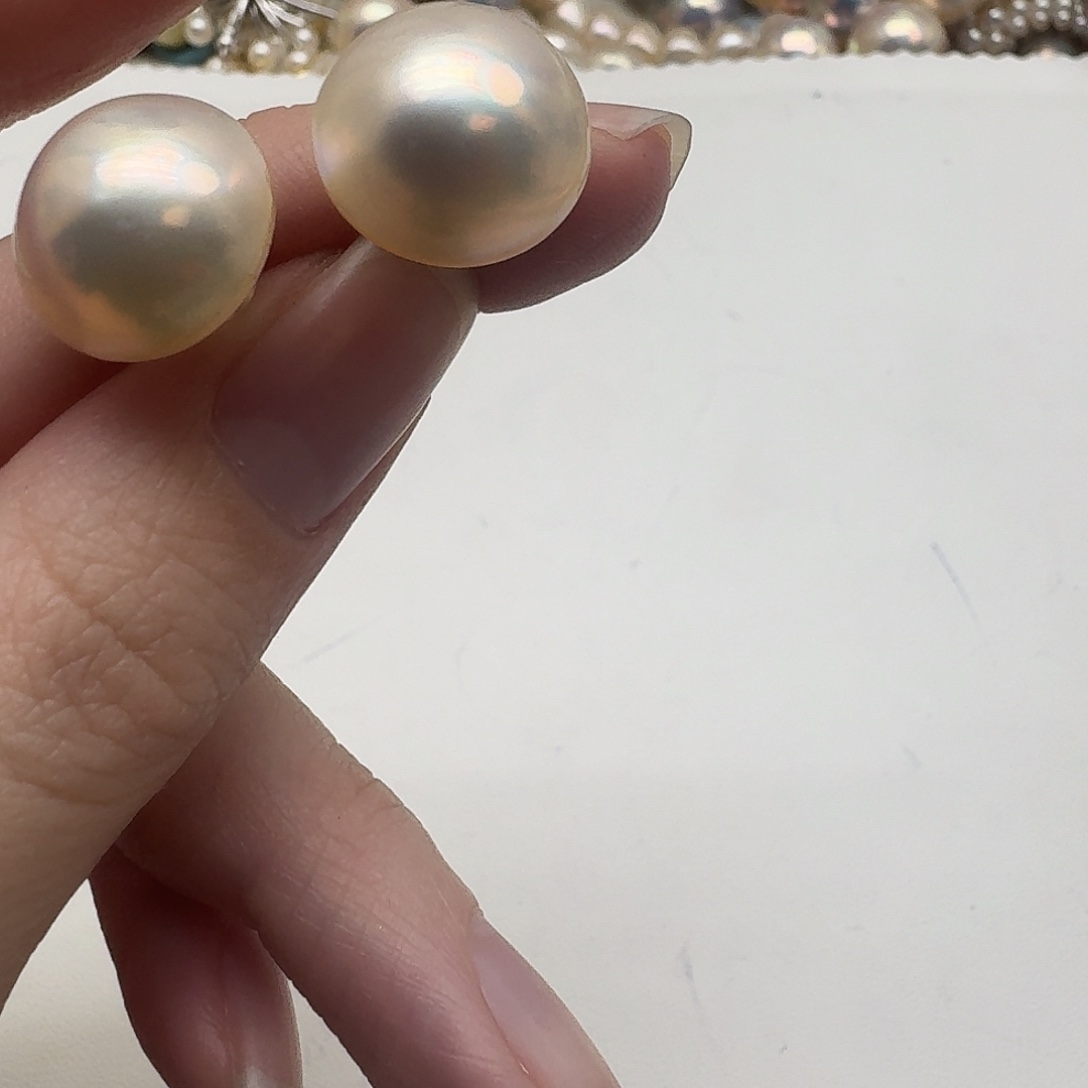 拼合珍珠（马贝珠）耳饰18K金镶嵌