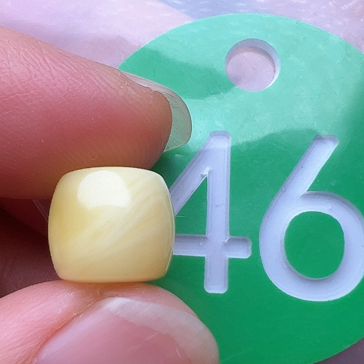 蜜蜡裸石未镶嵌10m m