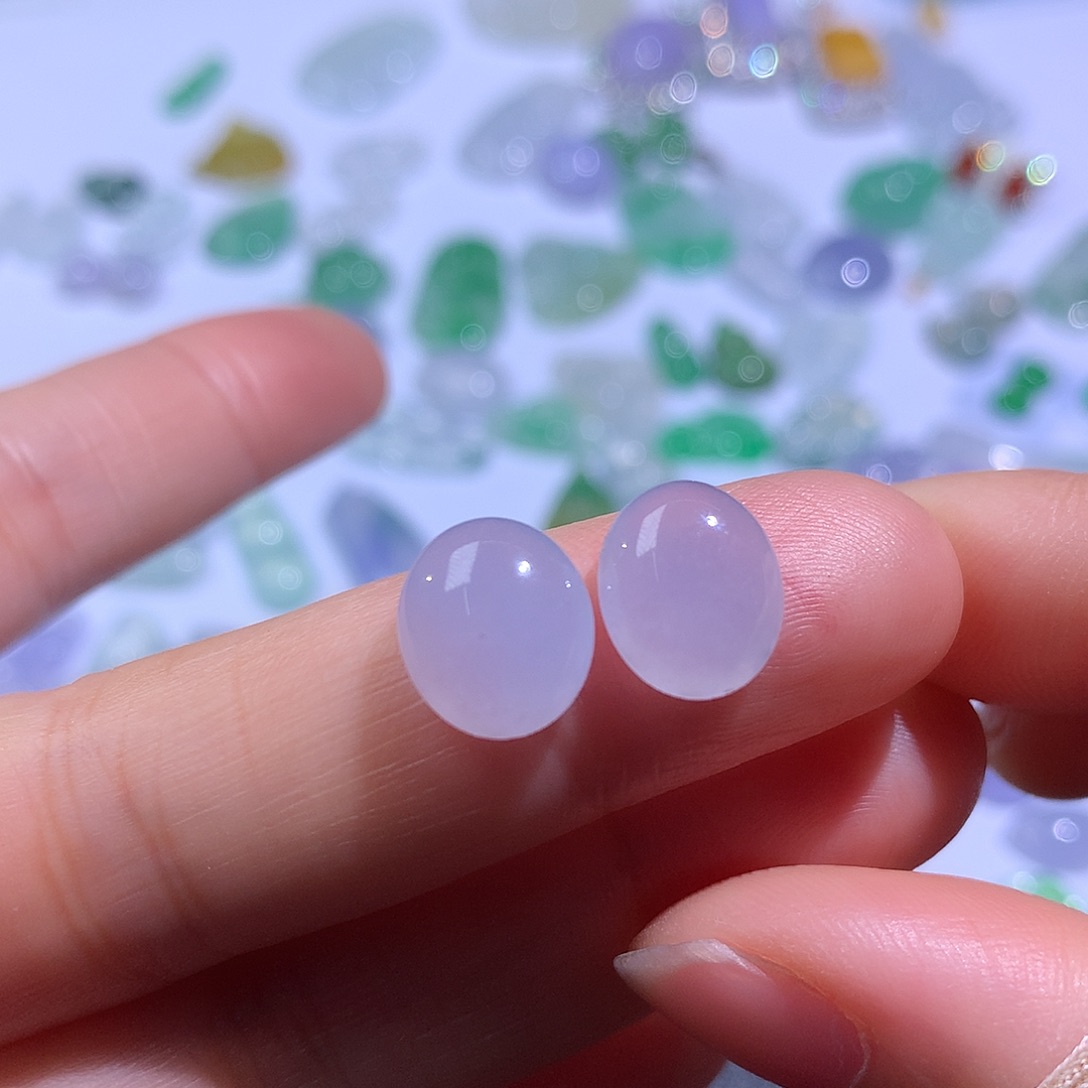 翡翠颈饰未镶嵌耳钉