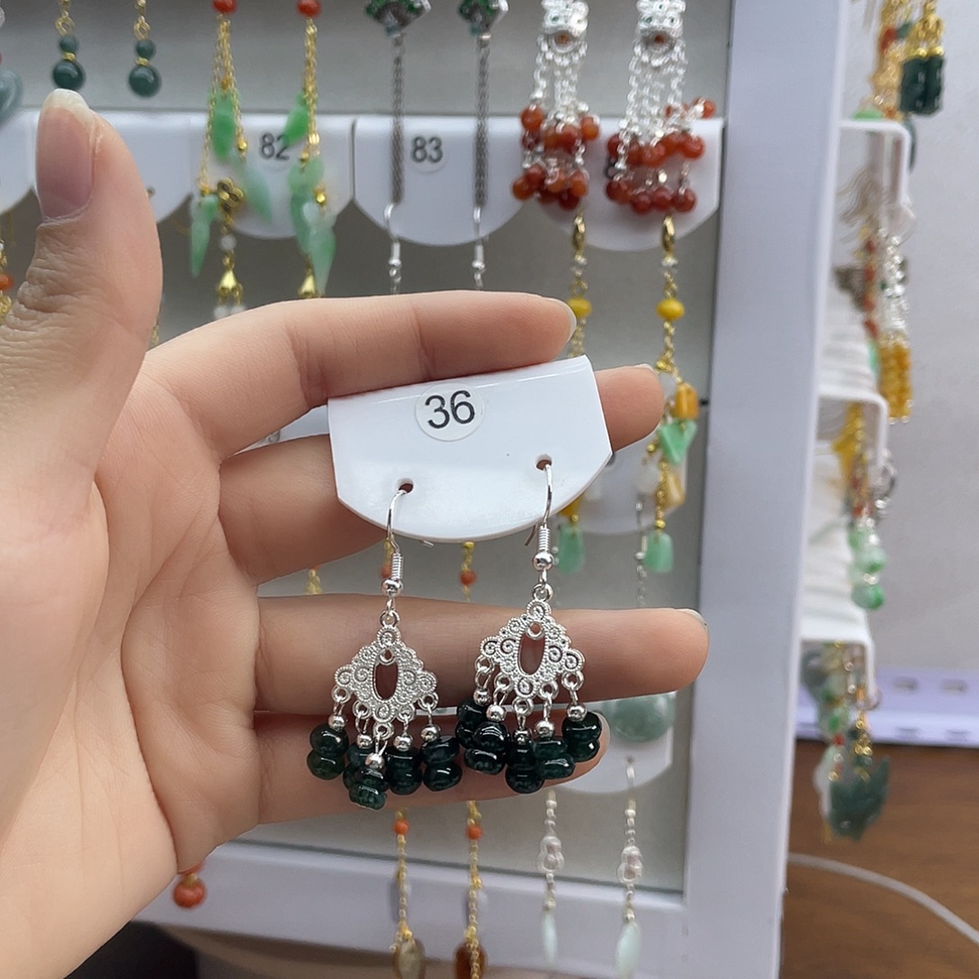 翡翠未镶嵌耳饰一物一图，以实物为准