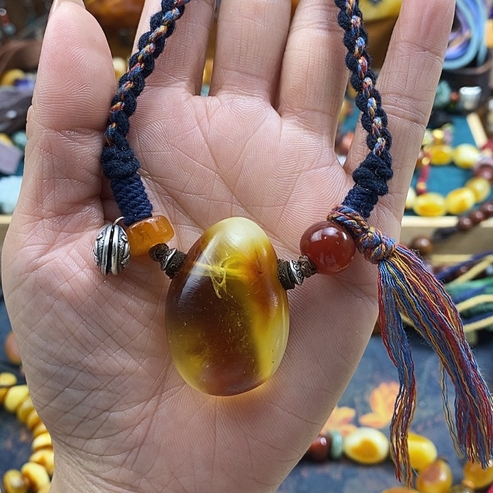 知***丽蜜蜡未镶嵌项链项链