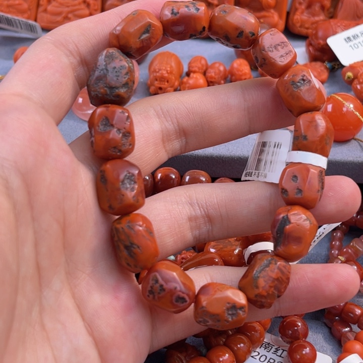 南红玛瑙多样性发一未镶嵌随型手串阿东寨铁皮50g➕