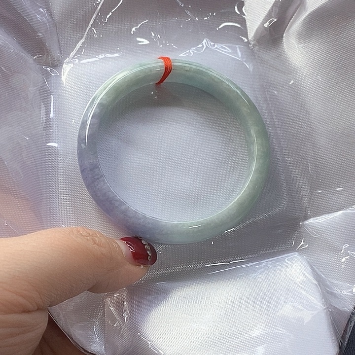 翡翠手镯未镶嵌翡翠手镯