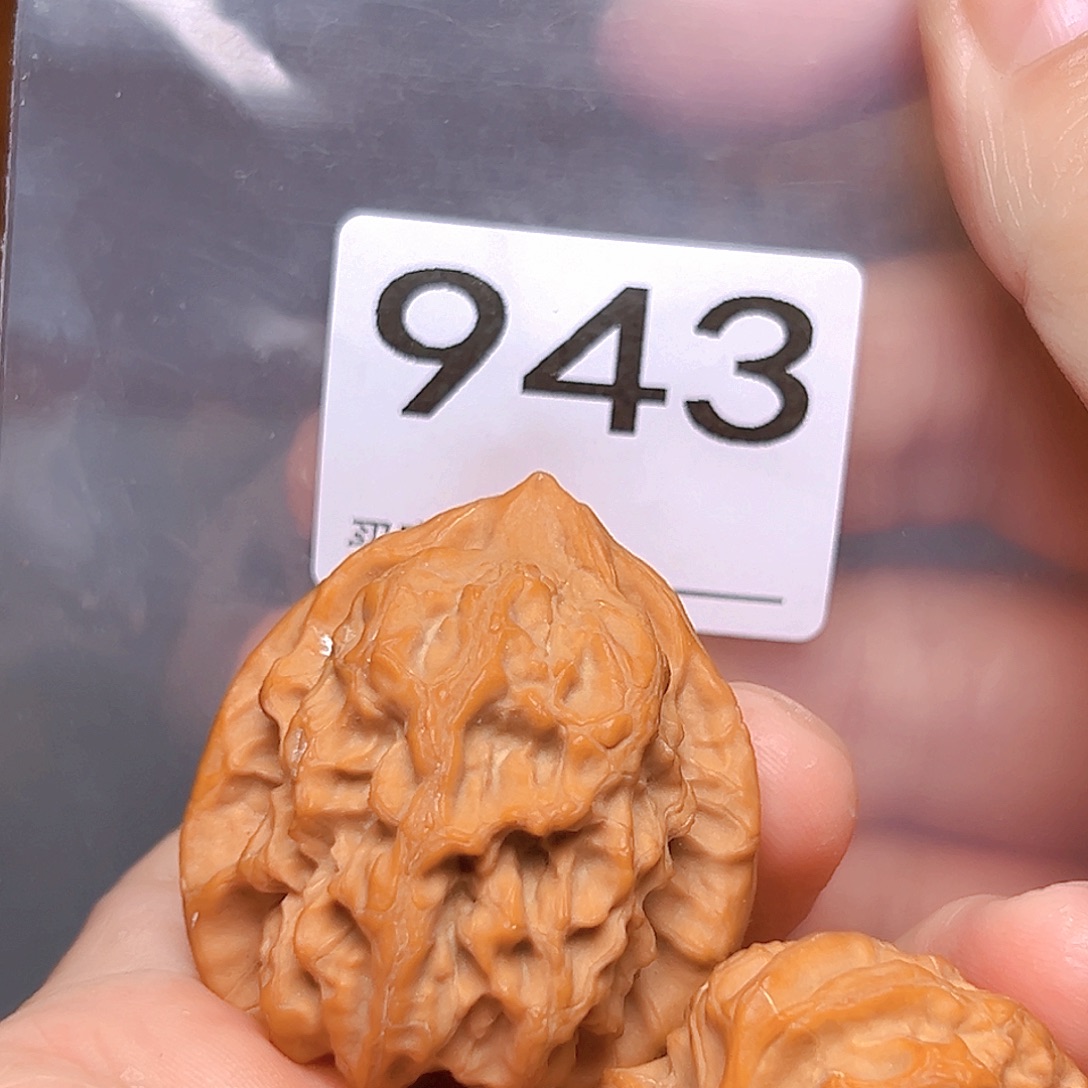 文玩核桃吊坠38梨木台