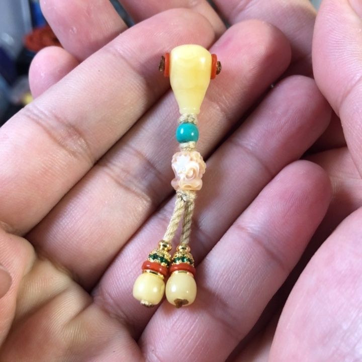 蜜蜡珠宝奇石未镶嵌